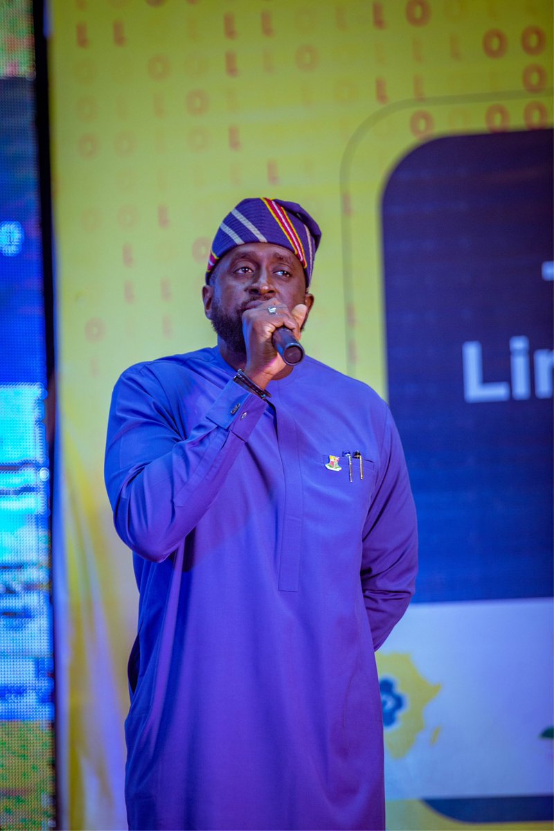 CodegarageA's tweet image. Shout out to all the dignitaries of the #oyostategovernment @oyostategovt who came in for the #flagoff of 1000 Lines of Code.

The E.A to the Executive Governor, Ogedengbe Idowu and the DG Oyo state, Oludolapo Ajanaku

#1000LinesofCode #CodeGarageAfrica #386konsult #ZeehAfrica