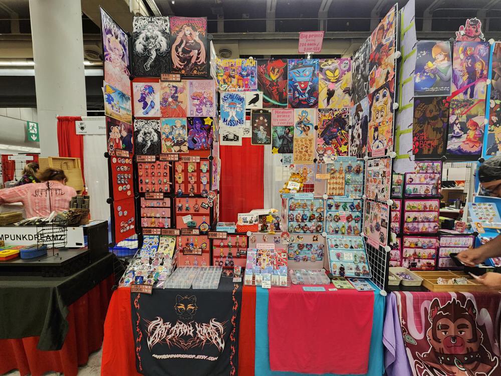 artfrommars99's tweet photo. Past two artist alley tables 🫶🫶 next is otakuthon! #convention #mtlcomiccon #saggeek https://t.co/WtIzdbM9ic