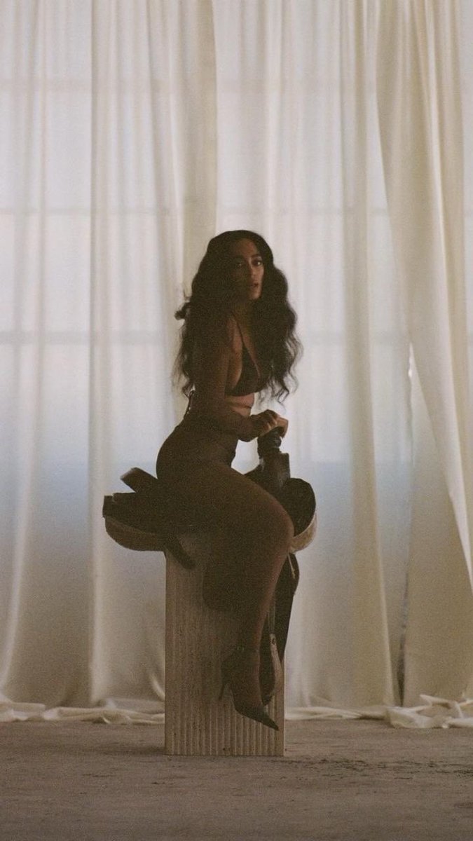 beyoncescunt26's tweet photo. this photo of Solange woah https://t.co/X7ua3G0oRP
