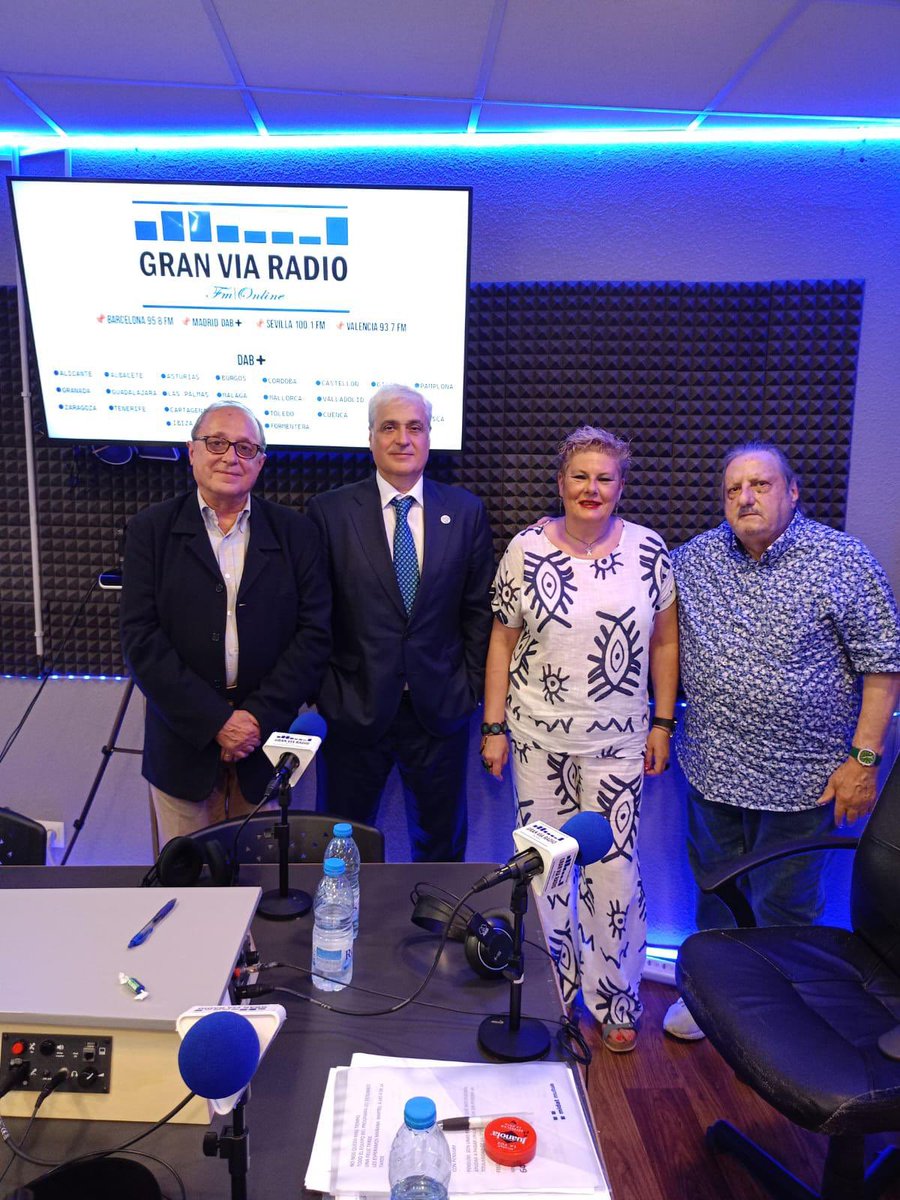 convergents_cnv's tweet photo. Avui el president de #Convergents @germa_gordo acompanyat pel president de la Fed. Lleida, Ramon Lletjós i la presidenta de NouBarris Ainhoa Francoy ha intervingut al programa d’actualitat de @radiogranvia https://t.co/NQf2RPruOs