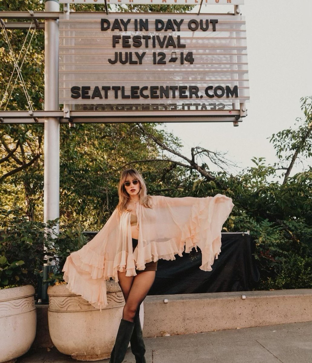 "Seattle you’re an absolute dream!!! Loved playing for <a href="/dayindayoutfest/">DayInDayOutFest</a> &amp; the space needle she’s such an active listener"

Suki Waterhouse via IG!