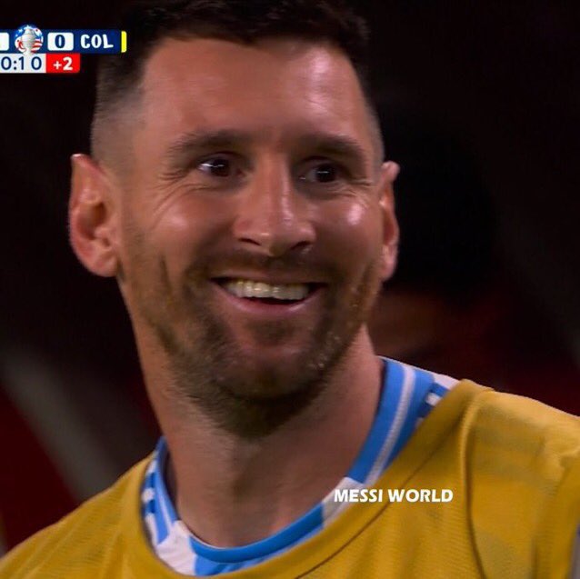 yo haciendo drama porque no me contesta / yo apenas me contesta