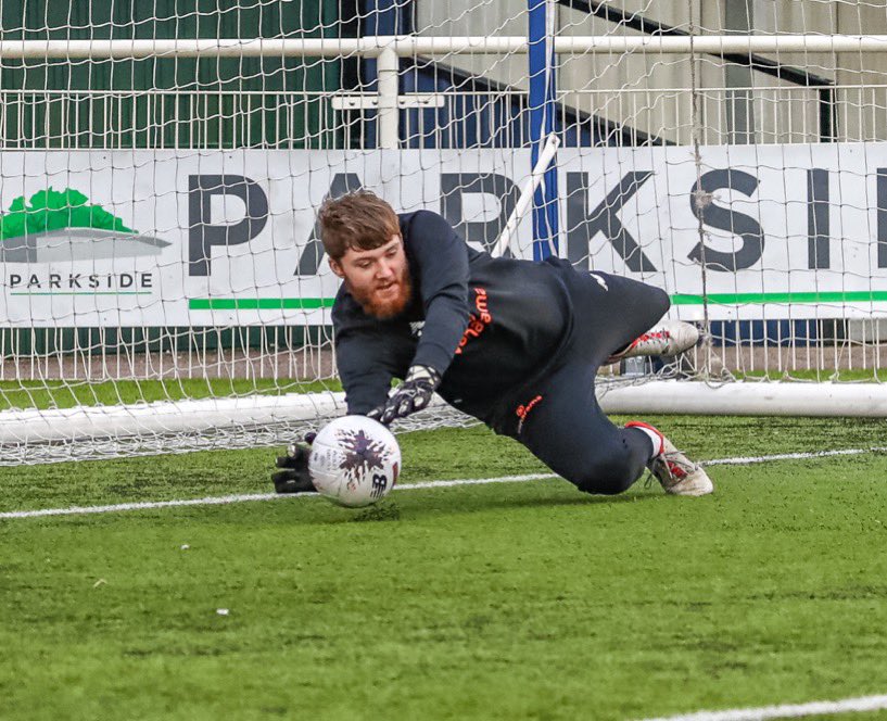 unionj25512248's tweet photo. 19 year old goalkeeper looking for a team. Been with Aveley first team as number 2 for 2 seasons and they want him out there getting experience. Please Dm me if you’re interested. https://t.co/OqtfoTx5vp