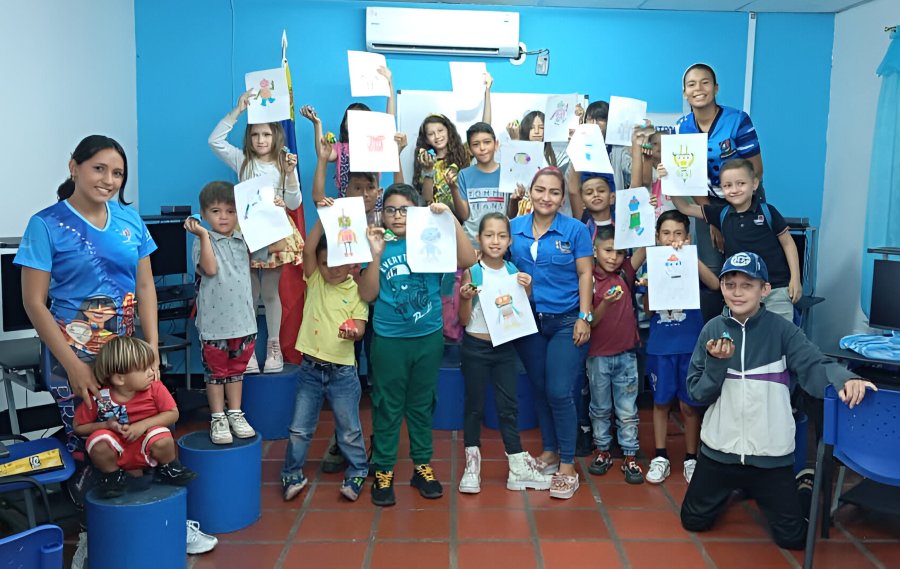 Mincyt_VE's tweet photo. #Entérate | Mincyt promueve aprendizaje en materia de robótica en Táchira

Niños y niñas desarrollaron su pensamiento crítico, habilidades de resolución de problemas y trabajo en equipo.

Más información➡️https://t.co/4KgEO5zO5o

#CrecimientoProductivo https://t.co/yeQQZhSxVD