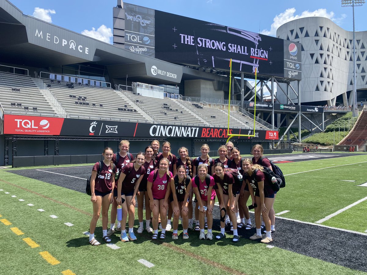 mcvbknights's tweet photo. Awesome team camp at University of Cincinnati! https://t.co/Iues79uht8
