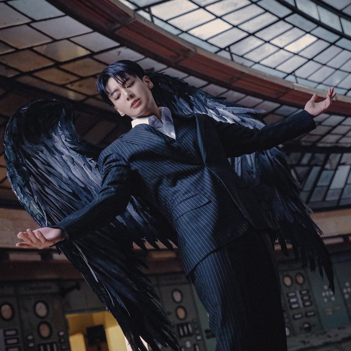 chartdata's tweet image. #JungKook's "Standing Next To You" was the #1 best selling K-Pop song in the US by digital downloads in the first half of 2024.