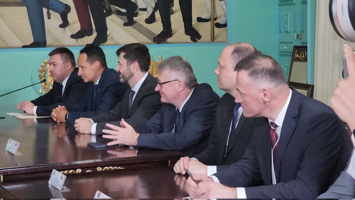 Asamblea_Ven's tweet photo. #AlMomento || Desde el Salón de los Escudos || 1er. Vicepresidente de la AN, diputado Pedro Infante encabeza reunión con Diplomáticos de la delegación de Belarús. https://t.co/RMGAHDiicn