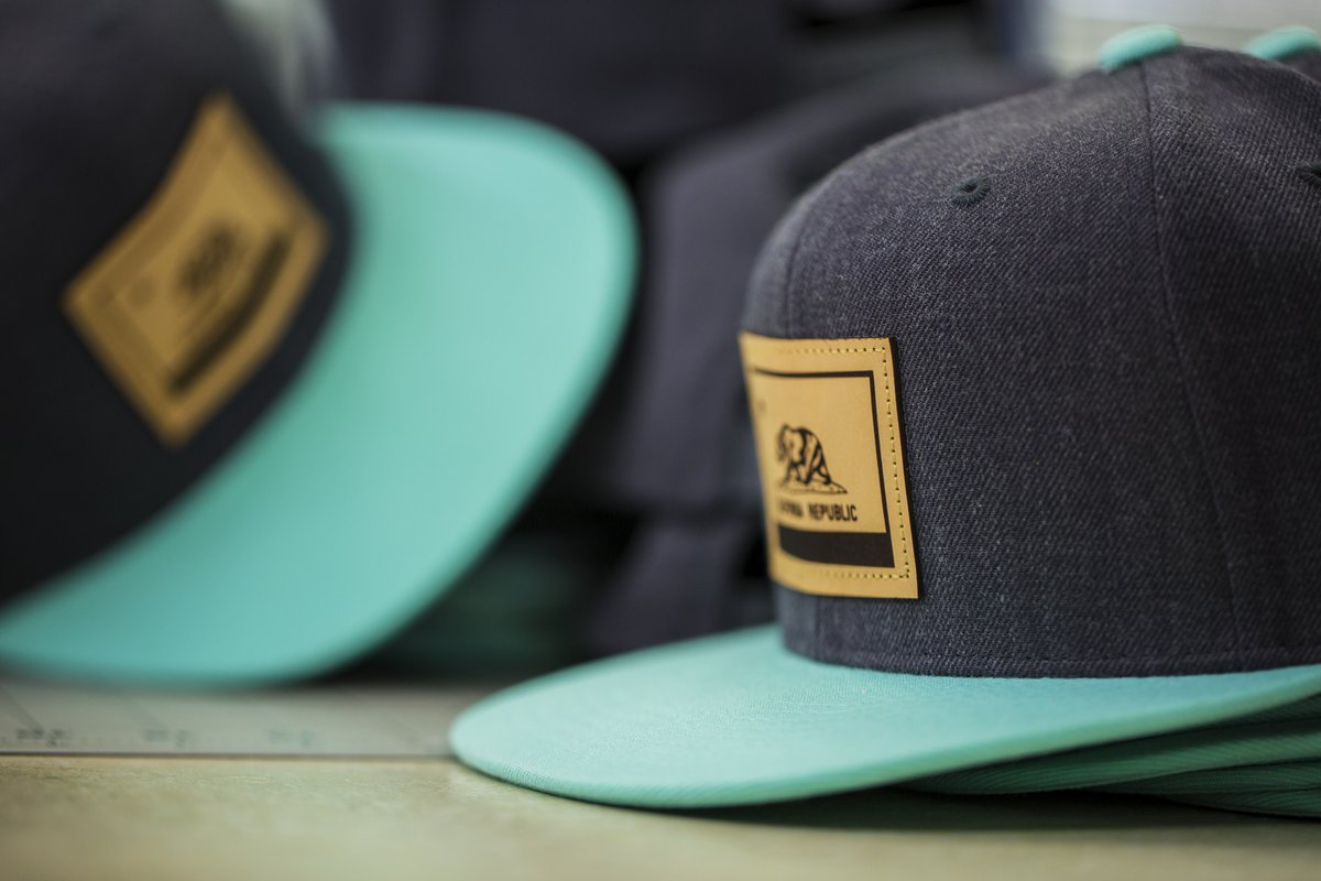 Captuer's tweet photo. How's your leather #PatchGame these days?

🎩📷 // C51-w

Link - https://t.co/wH0eYp7g1T

#CustomSnapbacks #CustomHeadwear #Custom5Panels #TruckerHat #Merchgame #Brand #CraftBrew #California #Snapback #ScreenPrint #youknow #Snapbacks https://t.co/24DbEob3eQ