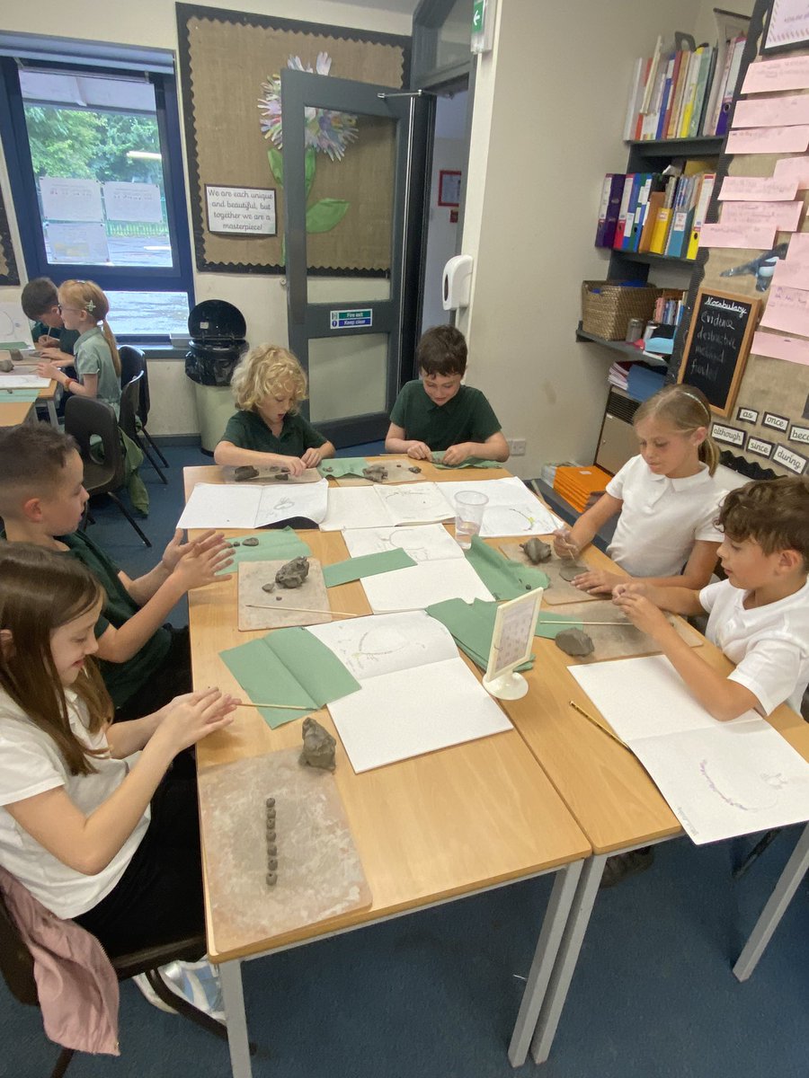 Mrs Dawe tweet media