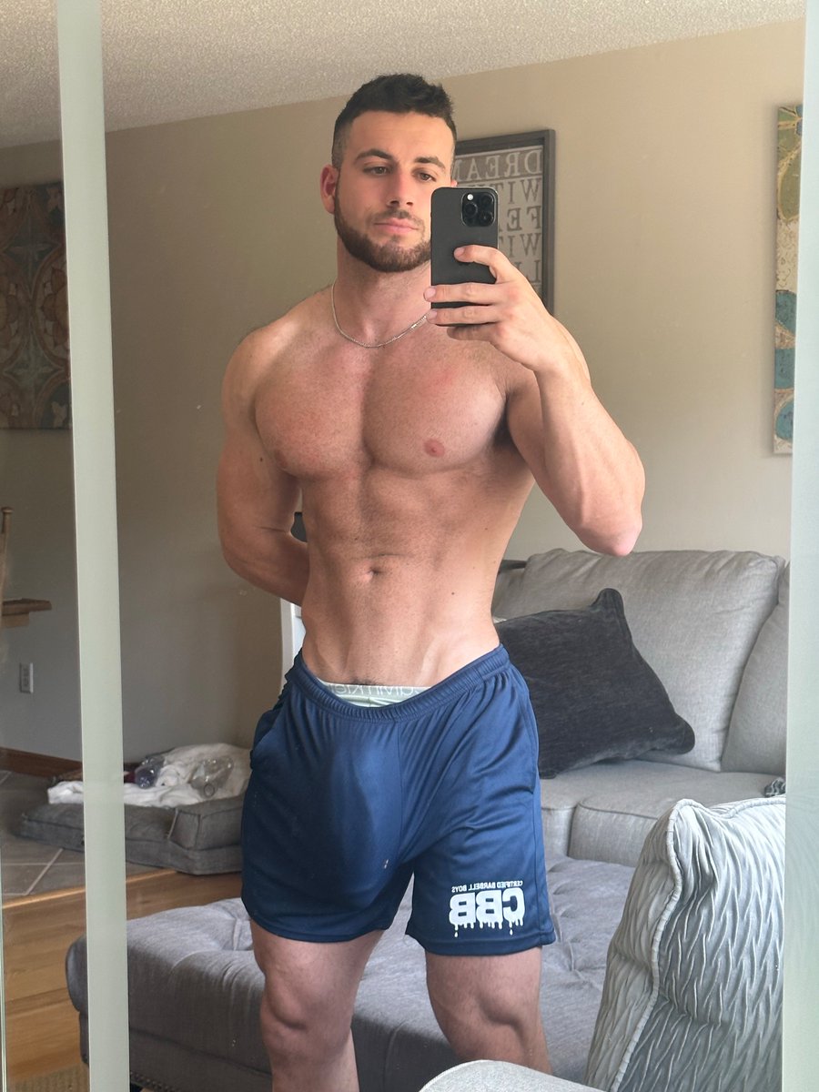 Sending my full nudys to anyone who comments “shreds”