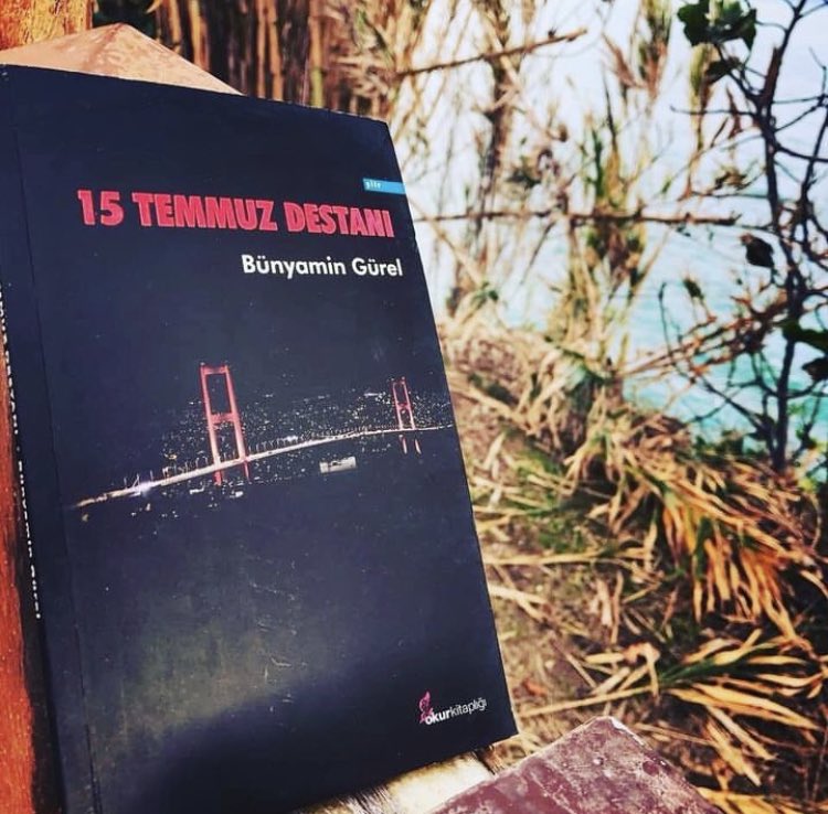 15 Temmuz gecesi vatan savunmasında şehit olan kahramanlarımızı rahmet ve minnetle anıyorum. 
Ruhları şâd olsun!

#15TemmuzDestanı