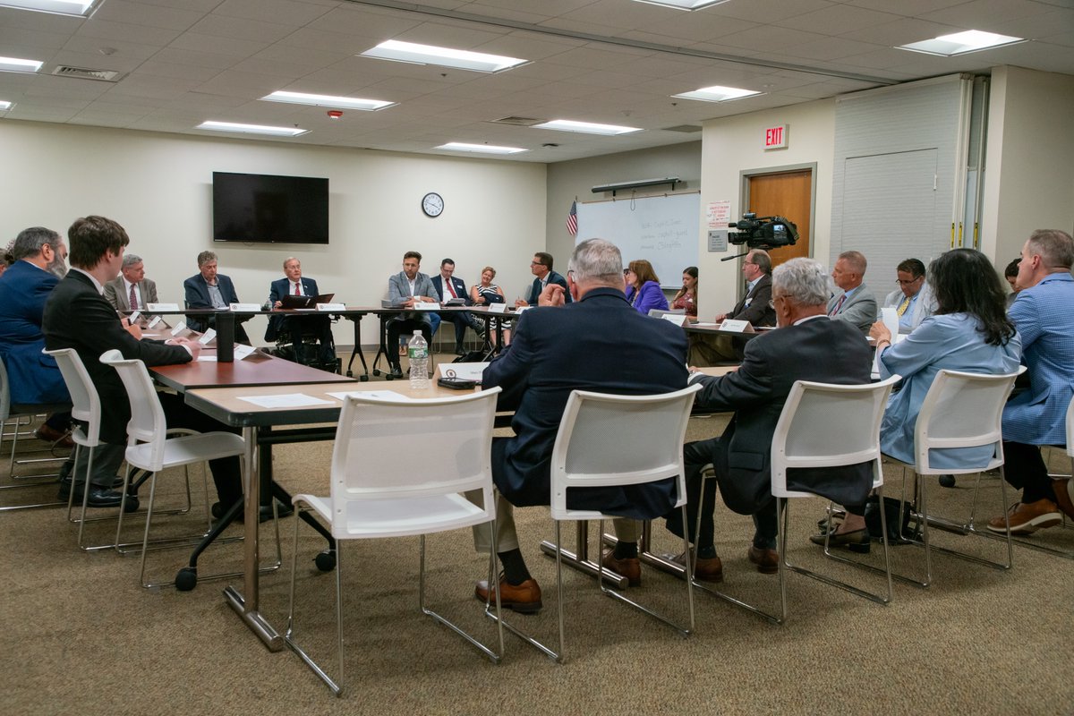 From healthcare to transportation, education to public safety, Artificial Intelligence has the potential to revolutionize the way we live and work.

Our first AI Task Force meeting convened public and private sector leaders to help us maximize new tech opportunities for RI.