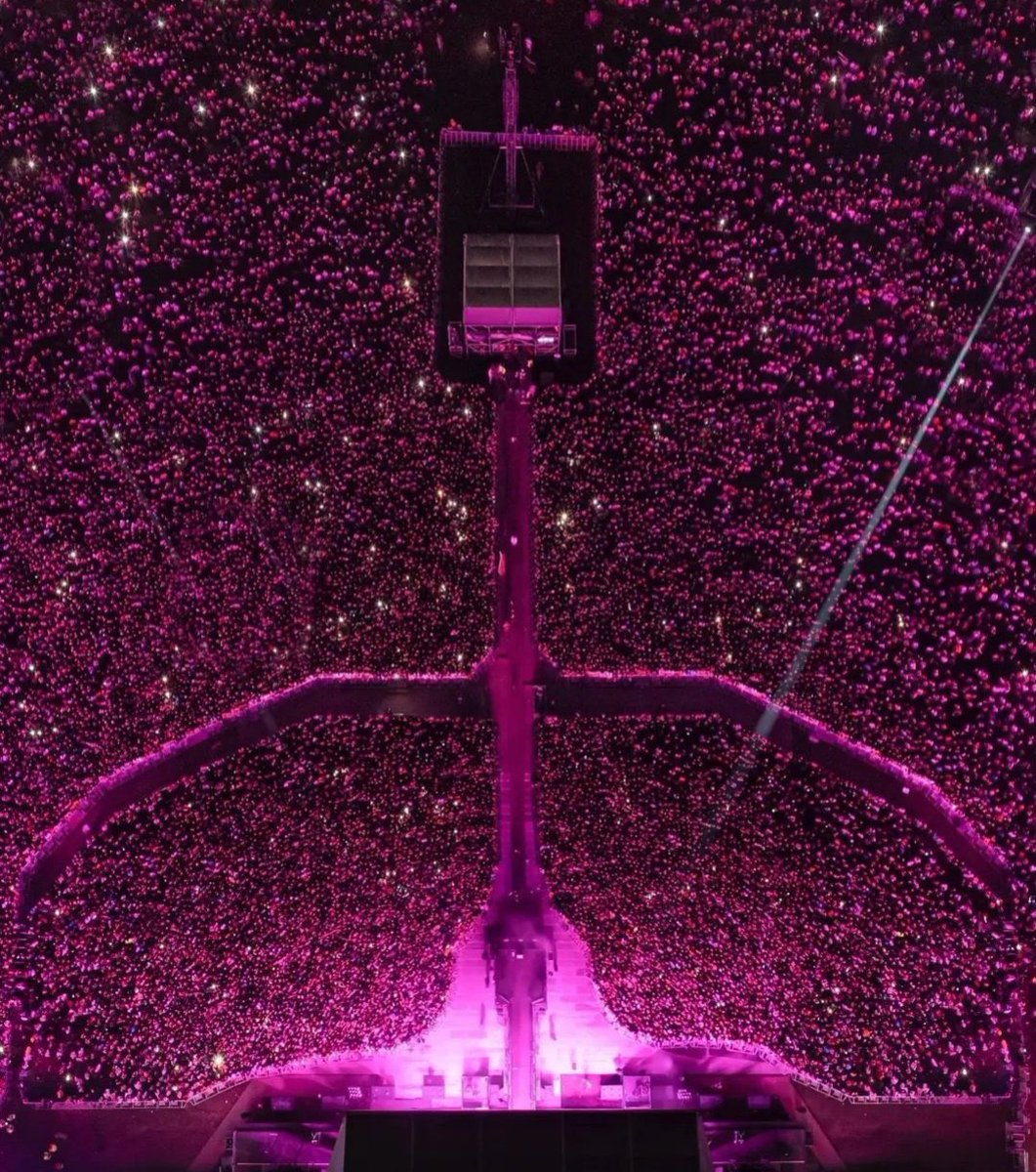 lyricsm_nyc's tweet photo. #nickiminaj ✍️ 

...big difference 👏
...congrats nicki 🗣️

ny stand tf up 🗽 https://t.co/P0qGKXB3A9