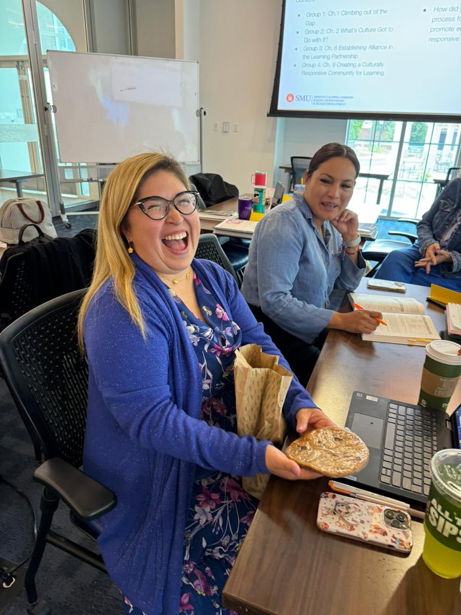 Veronica5Pelayo's tweet image. Yup, I can not control my smiles! I love my Cohort 14!!! They sang happy birthday to me 🤗