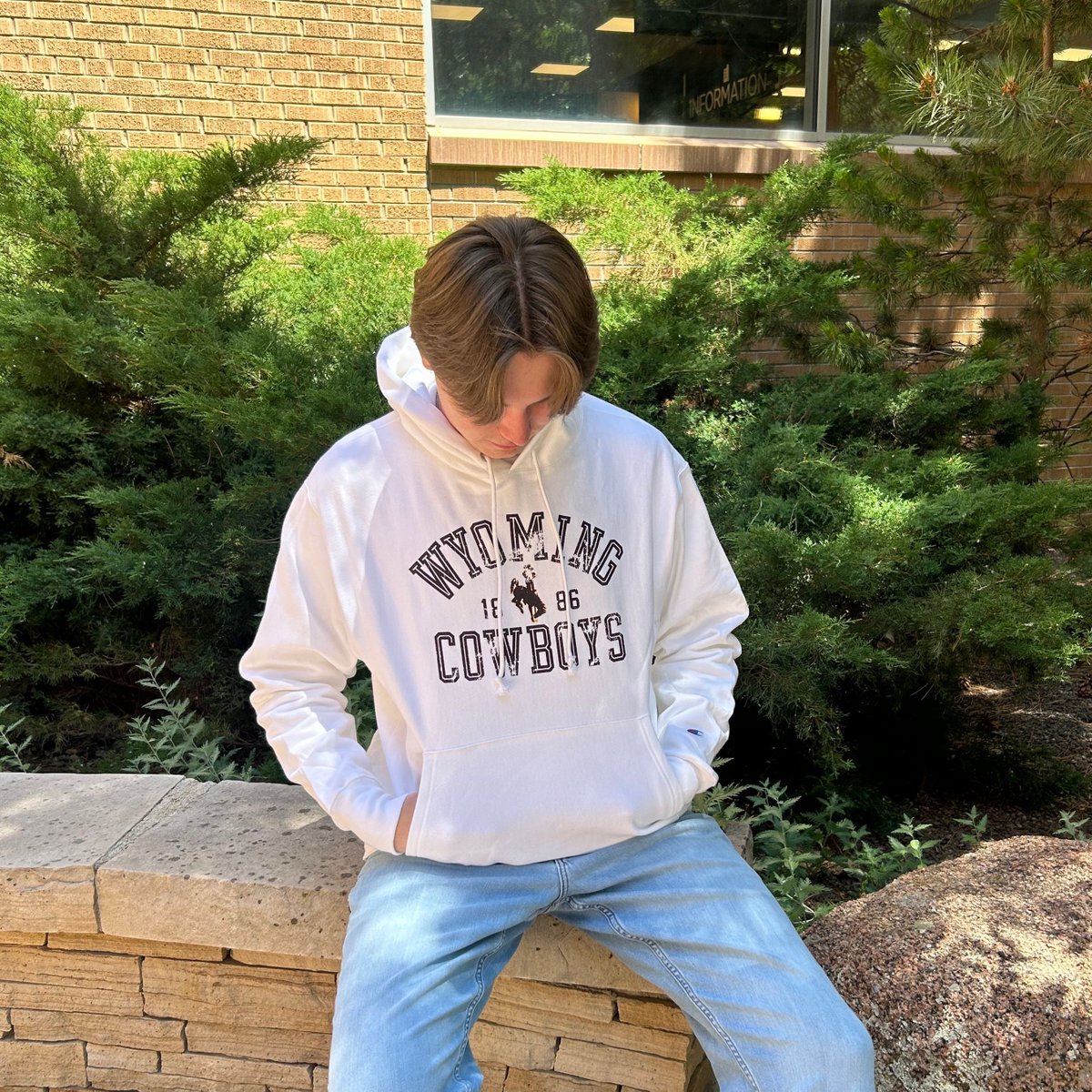 Can we hear some commotion for this new Reverse Weave? 
Comfy and durable - this one is made for chilly nights and even the roughest of washes. Check it out, in-store or online!

🔗: uwyostore.com/shop_product_d…