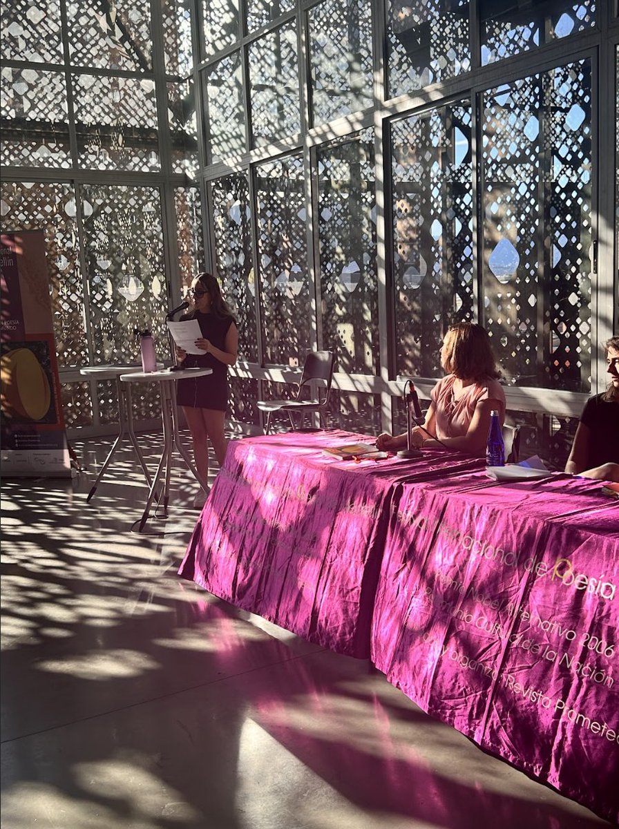 poesiamedellin's tweet photo. Muy bien acompañados estuvimos ayer en el @MAMMedellin
Les invitamos a participar de nuestra programación esta semana de Festival #34FIPMed
https://t.co/G7k7zUM2Rg
Todos los eventos son de entrada libre y gratuita, les esperamos! https://t.co/KZ5F5W7fx5