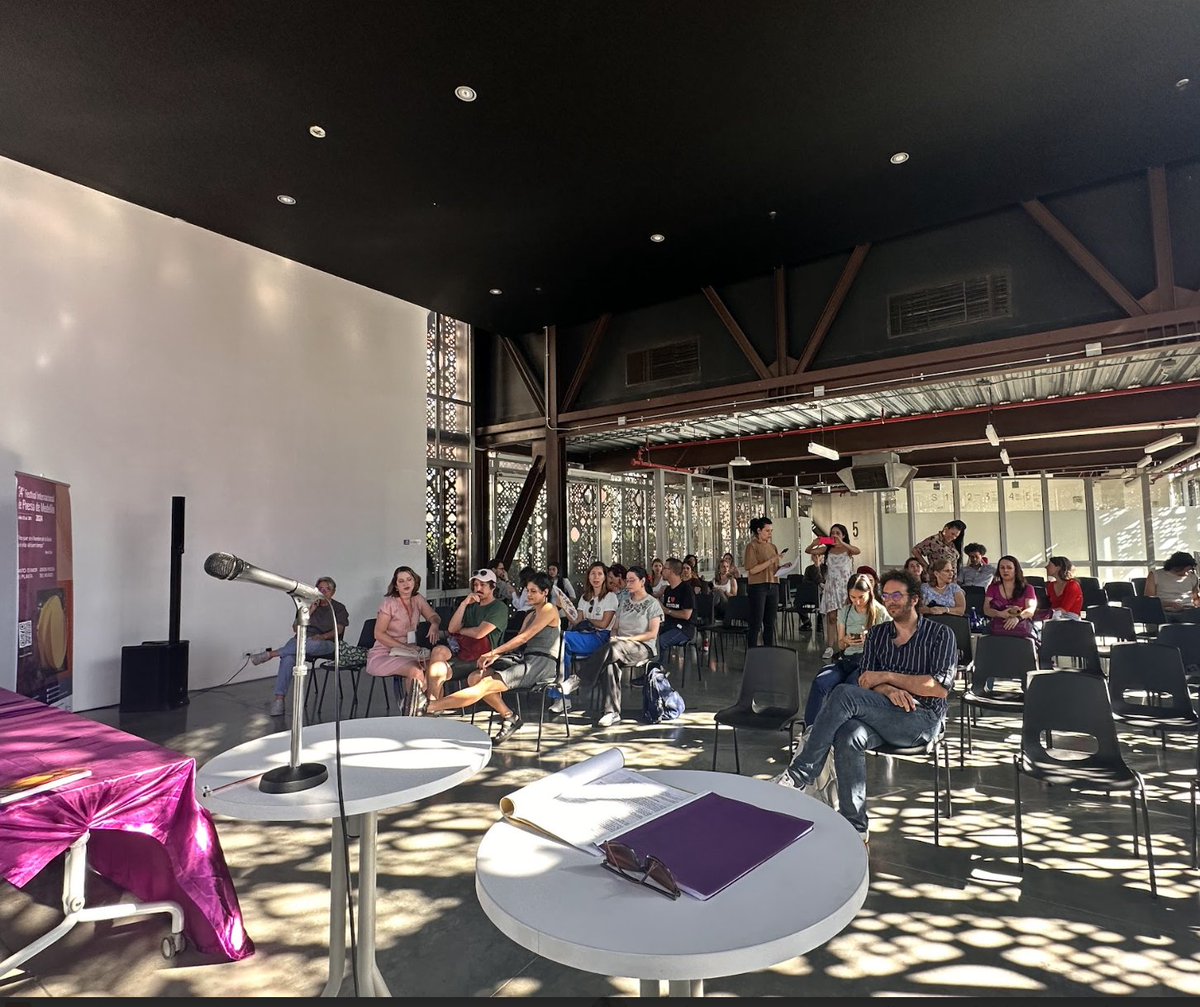 poesiamedellin's tweet photo. Muy bien acompañados estuvimos ayer en el @MAMMedellin
Les invitamos a participar de nuestra programación esta semana de Festival #34FIPMed
https://t.co/G7k7zUM2Rg
Todos los eventos son de entrada libre y gratuita, les esperamos! https://t.co/KZ5F5W7fx5