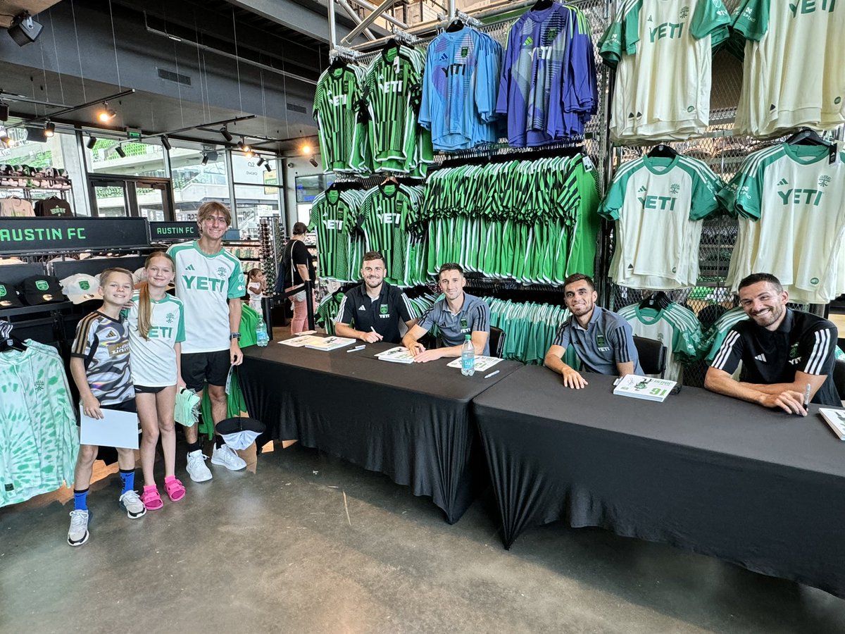 Molly Ebeier tweet media