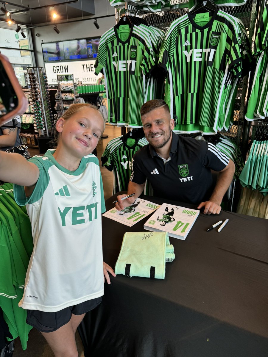 Molly Ebeier tweet media