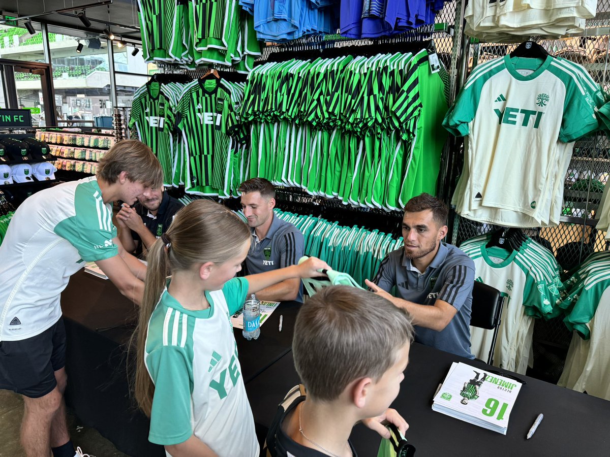 Molly Ebeier tweet media