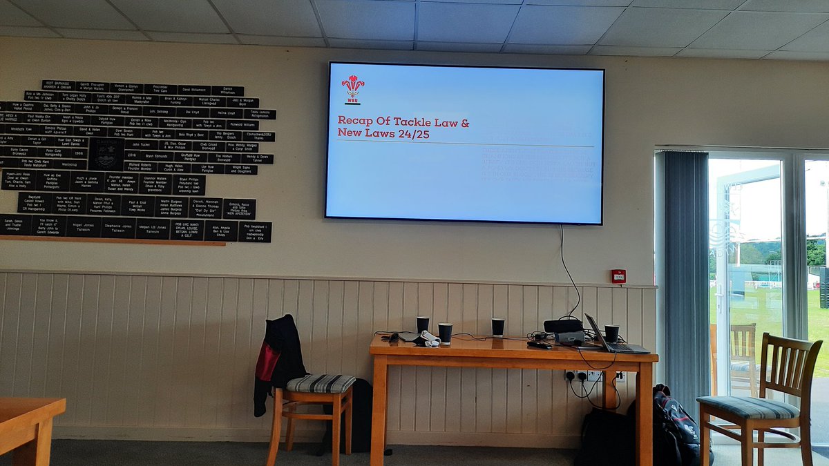 daimogssoapbox's tweet photo. Gr8 event yesterday @NantgaredigRFC
@WelshRugbyUnion Refs & Advisors/Coaches conference 4 Ospreys/Scarlets region, great 2 see some old friends & new young refs taking up the whistle tnx 2 #Ianto #Mase #Ellis #LiamEDI #Sarah and Bry/Hywel & Nant 4 welcome & munchies 🏉🏉⏱️⏱️ https://t.co/xE1br0uRTW