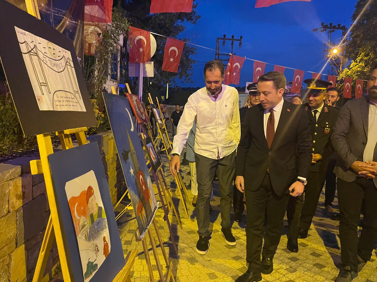 15 Temmuz Demokrasi ve Milli Birlik Günü Anma Programı Eğil ilçemizde Kaymakamlığımızca,Belediyemizce ve Milli Eğitim Müdürlüğümüzce hazırlanan programlarla coşku ve minnetle gerçekleştirildi.