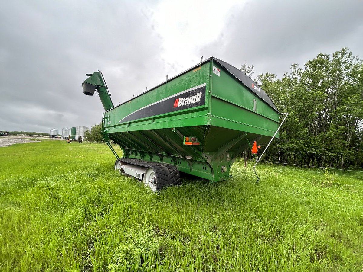 FRESH TRADE - Brandt 2022DXR Grain Cart
FEATURES: 172”X36” TRACKS, CUT-OUT CLUTCH ROLL TARP, SCALE, NO MONITOR, 1000 RPM PTO
JOYSTICK, HYDRAULIC JACK, DIRECTIONAL SPOUT
3 CAMERAS, LIBRA CART  Contact our Ag team today!
St Paul: 780-645-4437 Verm: 780-853-5361
Lloyd 780-875-4471