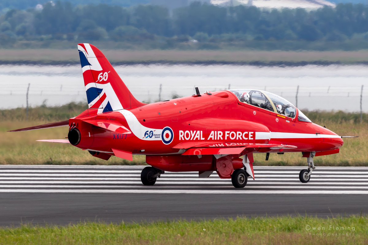 Owenfleming01's tweet photo. Squadron Leader Graeme Muscat Red 10 & Corporal Phil Dye Circus 10 Ready For Departure Last Night From Runway 27 Heading Back To RAF Waddington ✈️📸
@rafredarrows | @rafred10 | @PhilipJDye
#theredarrows #redarrows #rafredarrows #Canonphotography #Photographer https://t.co/bSVQklZD5H