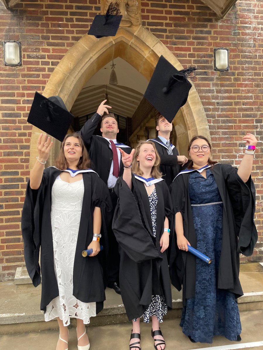 Chris_Wiley's tweet image. Graduation of @SurreyDMM students at @GuildCath earlier today. Some BMus Music students shown here. Congratulations to all the graduands and prizewinners, and to Music graduand Michelle on her excellent speech! @UniOfSurrey #classof2024 #foreversurrey