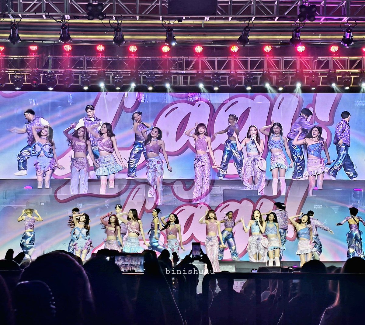 binishuuu's tweet image. Walo hanggang dulo ♾️

namiss ko kaagad sila 😭

#BINI