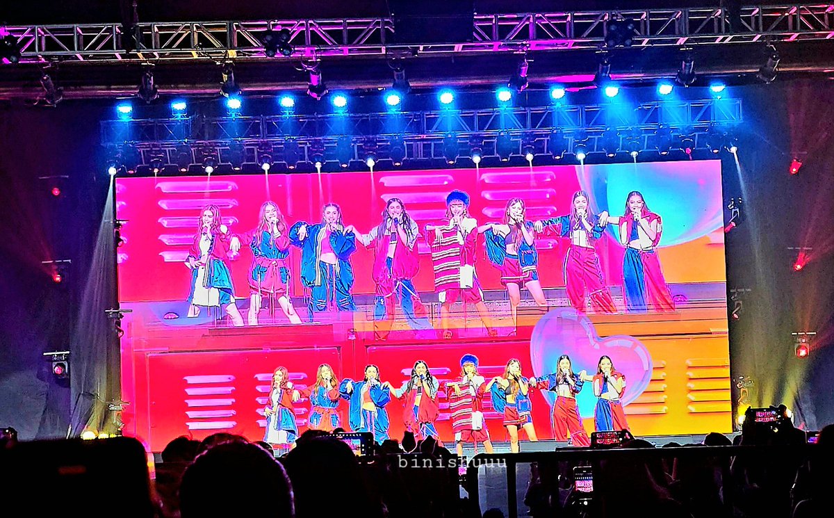 binishuuu's tweet image. Walo hanggang dulo ♾️

namiss ko kaagad sila 😭

#BINI