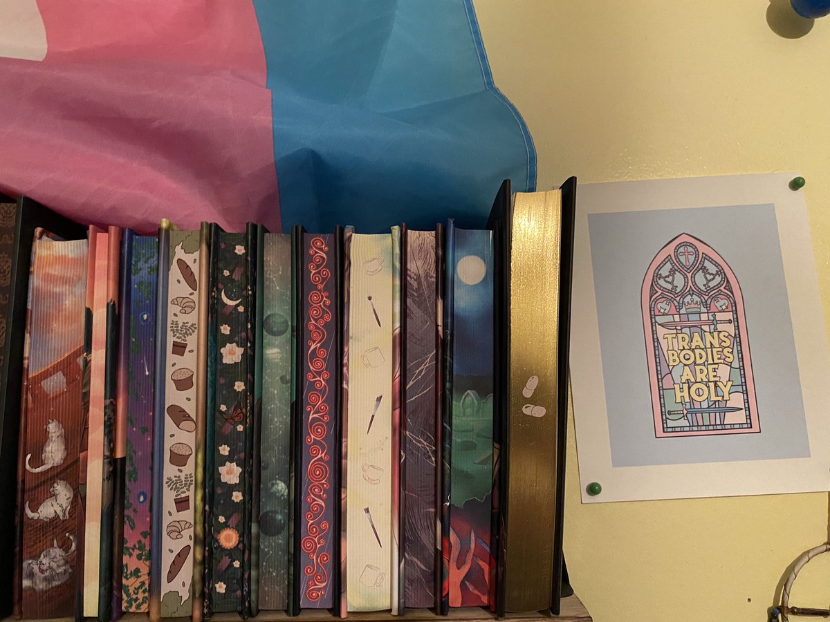 bookfanatic's tweet photo. my @rainbowcrate edges with a lovely print by abprellenuk on insta! 
#RCMay24 #rainbowcrate https://t.co/PuXMXAwBxb