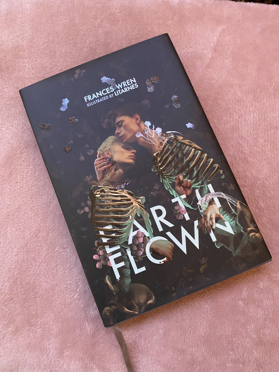 bookfanatic's tweet photo. beautiful editions by @rainbowcrate for #RCMay24 #rainbowcrate https://t.co/CElVwQR2MK