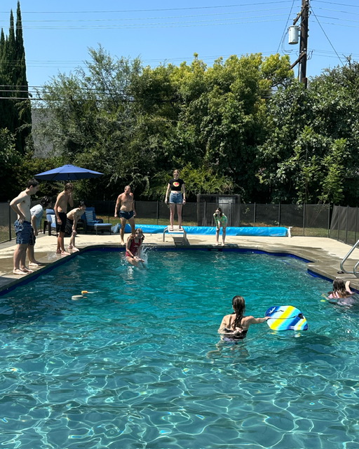 KPowellFYI's tweet photo. Why have a swimming pool in your backyard if you’re not going to have teenagers from your church as well as the youth pastor & senior pastor for a Sun pool party. As I told Dave yesterday afternoon, “I love having teenagers in our pool.”
#growingyoung #growingwith #stickyfaith https://t.co/Snkmq6q4Hp