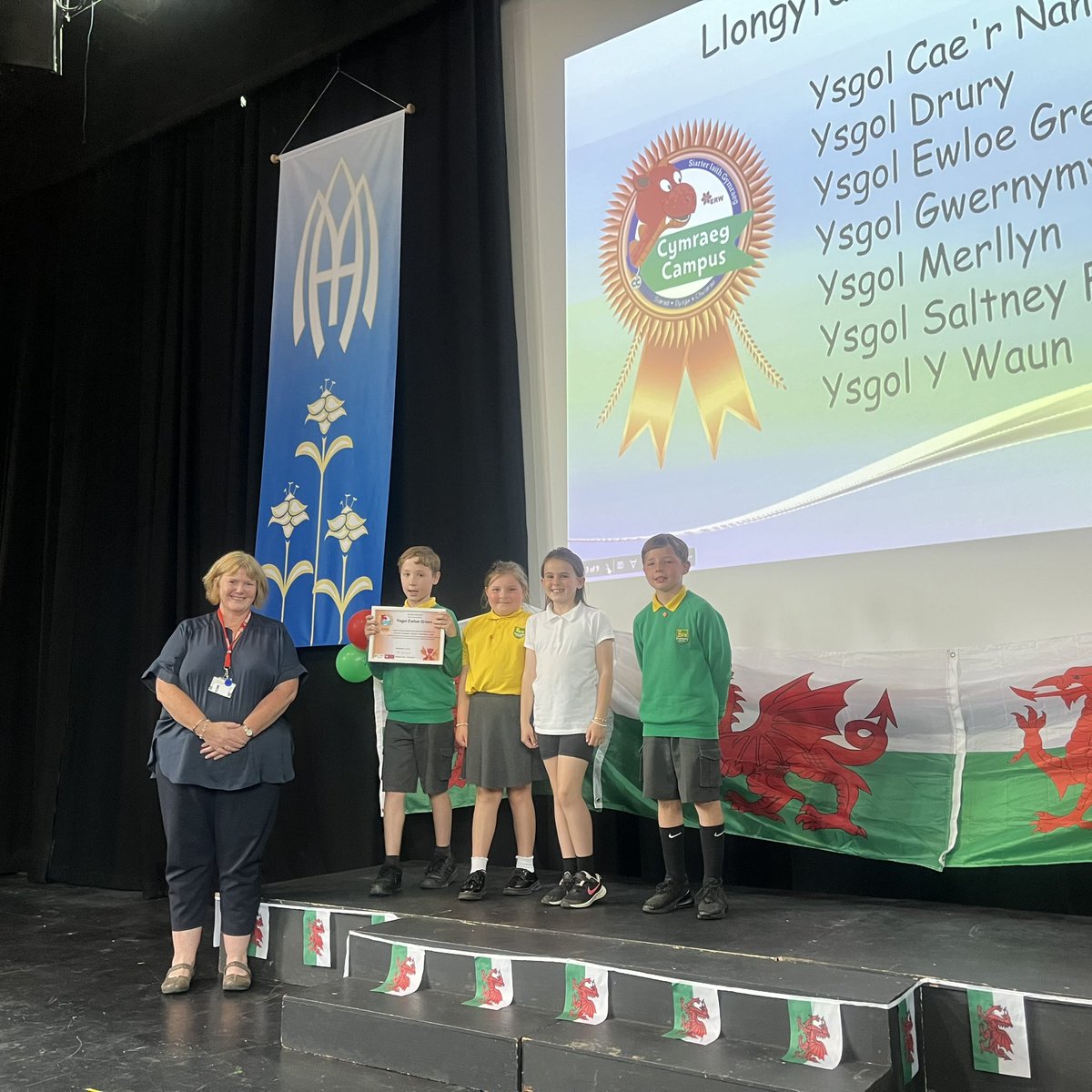 Tîm Cymraeg-Fflint tweet media