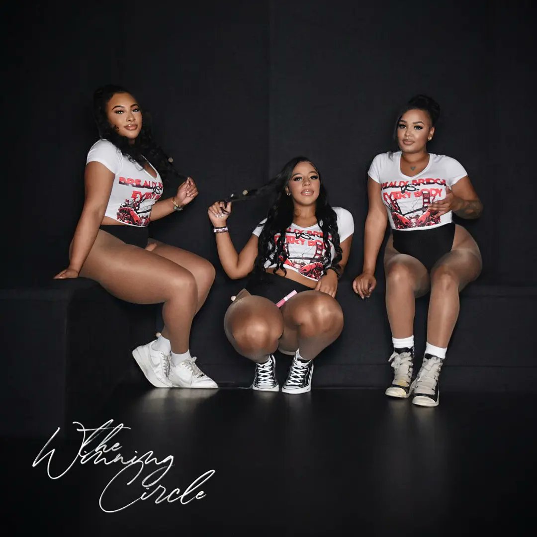 Flygang_patt6's tweet photo. Did a BIG event with 8 bottle girls this weekend 💞💞💞‼️‼️‼️ yall RT &amp; like this , and help me find my new costumer ❤️❤️❤️ BREAUX BRIDGE VS EVERYBODY 😂😂😂😭😭😭 The Winning Circle × Kings Clothing 2024 🚾📸🌹 https://t.co/fvbLQaHSEl