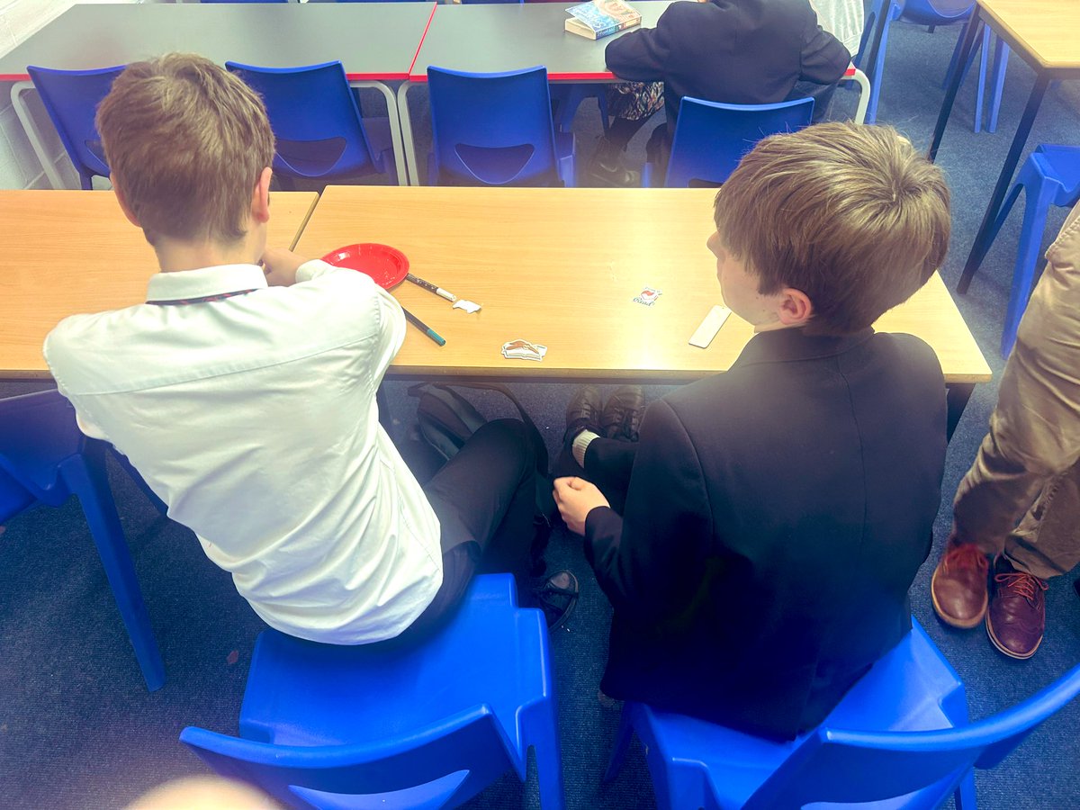 CrickEnglish's tweet photo. A fantastic final meeting of the year for KS3 book club today! We celebrated with some snacks, bookish stickers and designing our own bookmarks. What a fantastic group! 👏🏻📚❤️ https://t.co/uTF4oFUZVC