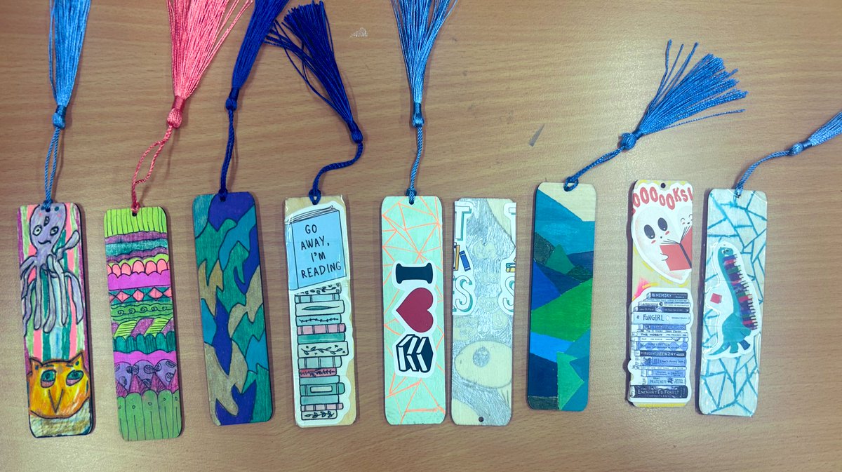 A fantastic final meeting of the year for KS3 book club today! We celebrated with some snacks, bookish stickers and designing our own bookmarks. What a fantastic group! 👏🏻📚❤️