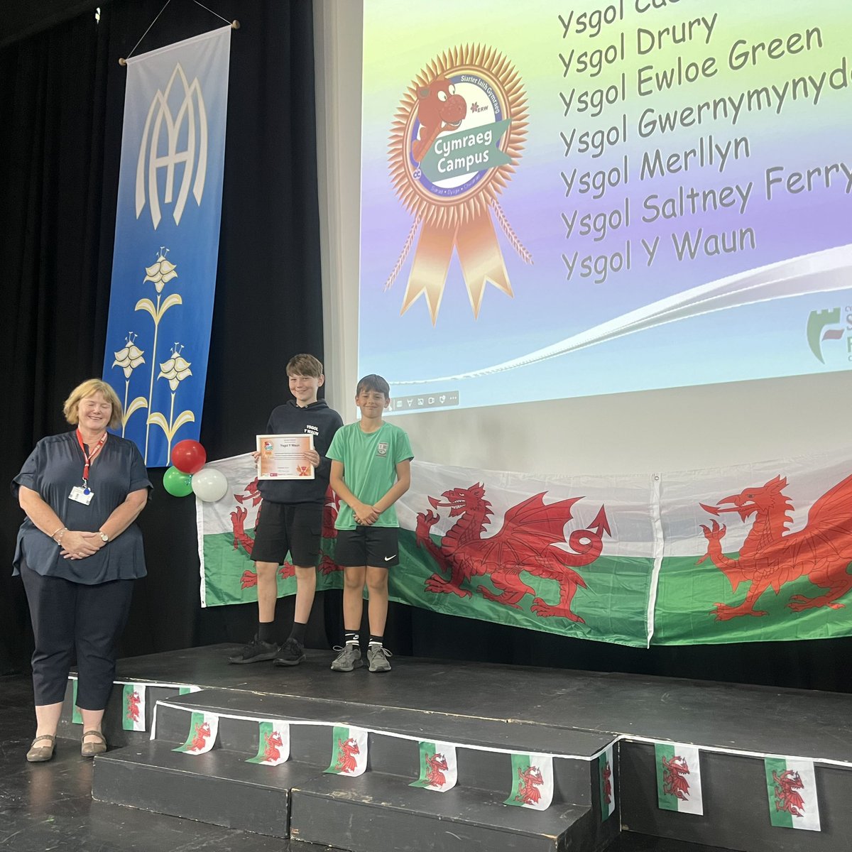 Tîm Cymraeg-Fflint tweet media