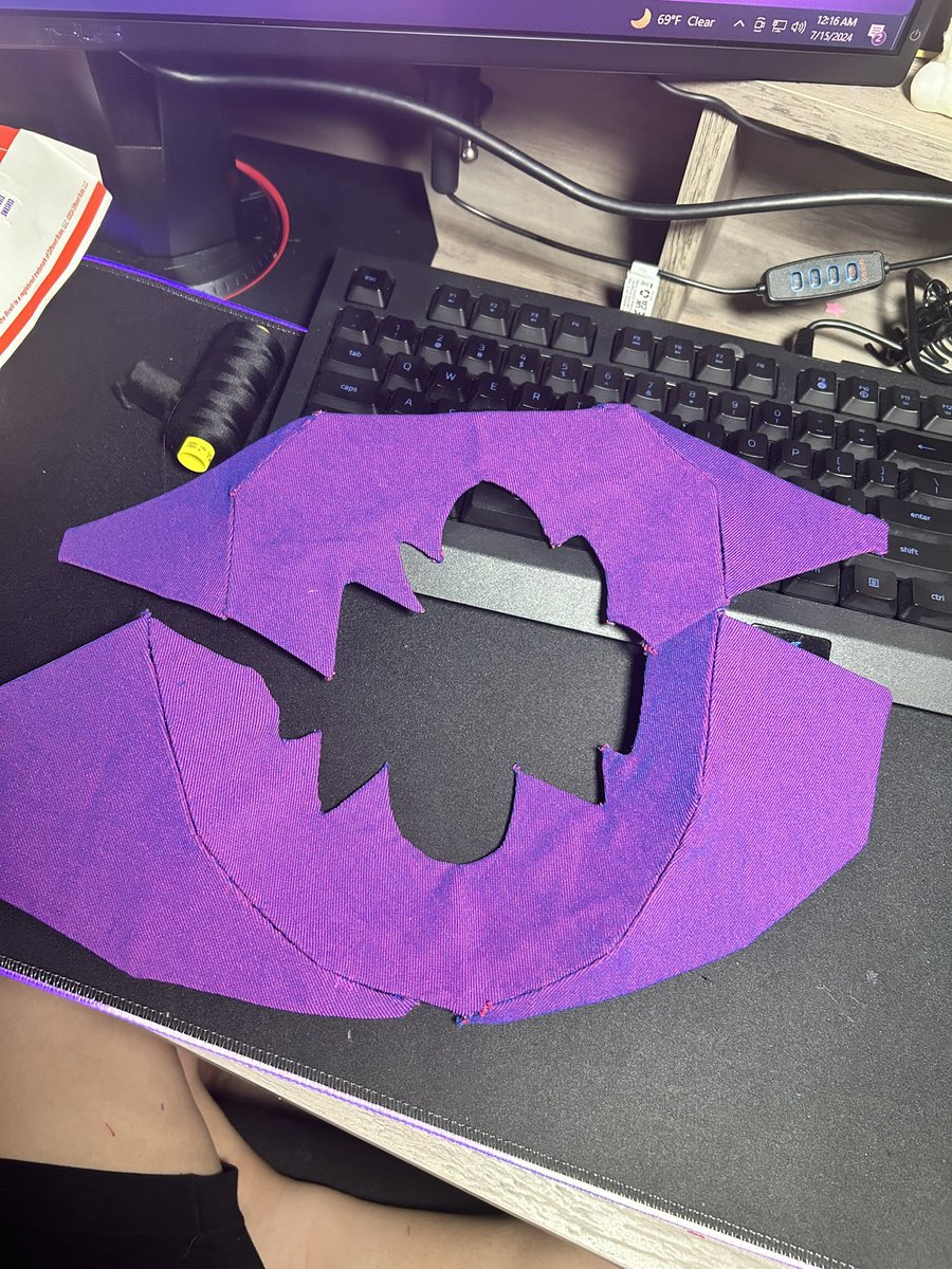 cloudimaker's tweet photo. WIP a mask, I’m kinda just raw dogging the design idea for now 😤 https://t.co/RkDPSbTMBS