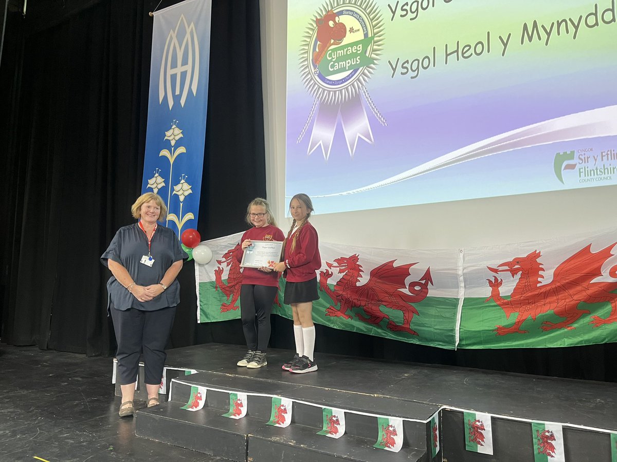 Tîm Cymraeg-Fflint tweet media