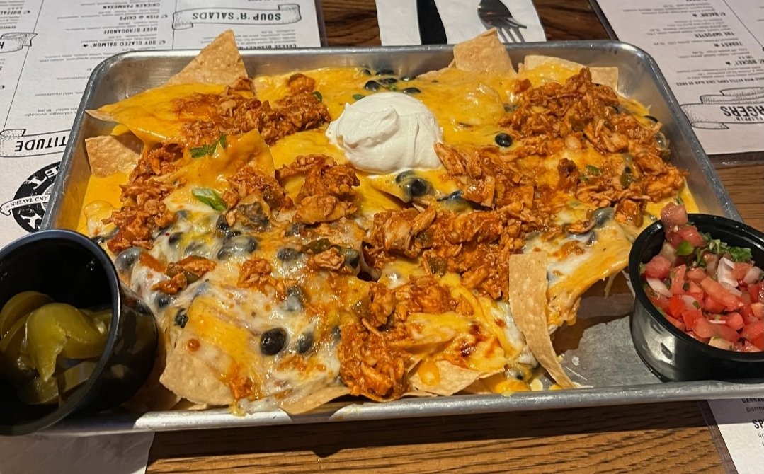 NachoJerry's tweet photo. "Chicken #nachos" Rusty Bucket, Liberty Center. 3/10. https://t.co/9mBNMVppUZ