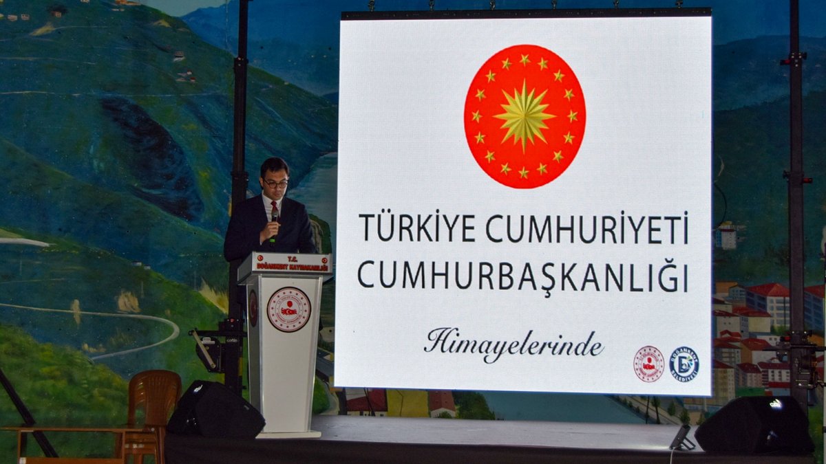 dogbel28's tweet photo. 15 Temmuz Demokrasi ve Milli Birlik Günü münasebetiyle ilçemizde düzenlenen program saat 19.30’da kortej yürüyüşüyle başladı. https://t.co/5NnLE6jKod