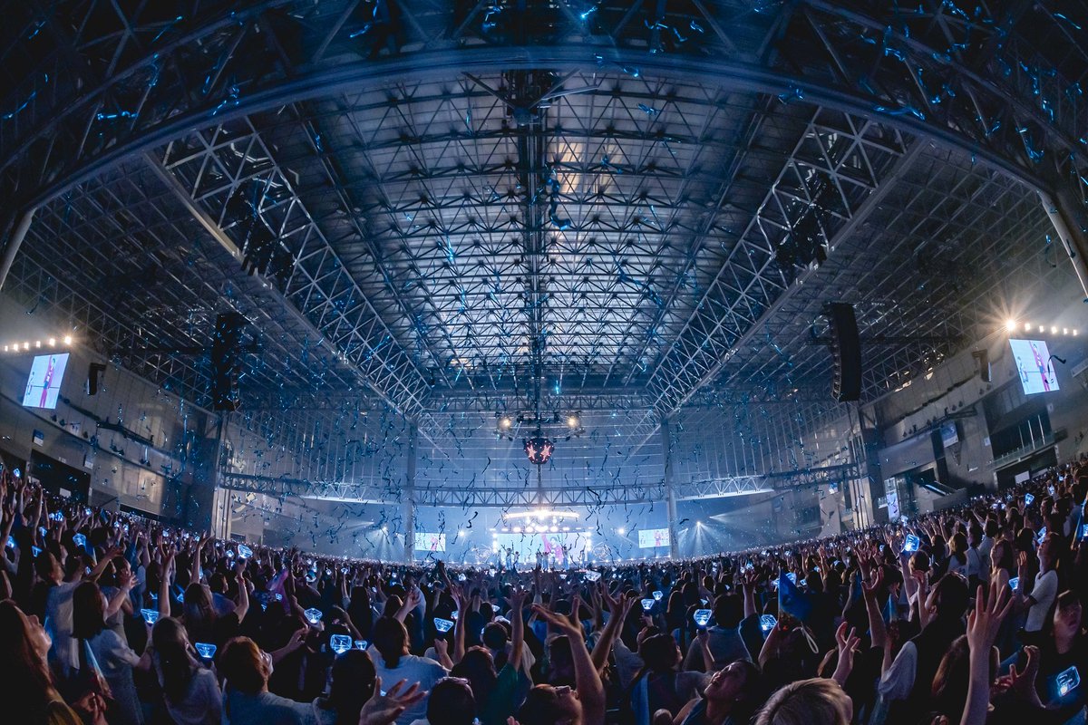 oricon's tweet photo. FANATASTICS、初アリーナツアー完遂❗️
「次はもっと大きいステージに行きたい。
その時は一緒に来てください」

✍🏻ライブレポ
https://t.co/WHwokuAqLD

#FANTASTICS
#INTERSTELLATICFANTASTIC
#IF_FNT @fantastics_fext https://t.co/8hEslX52g9
