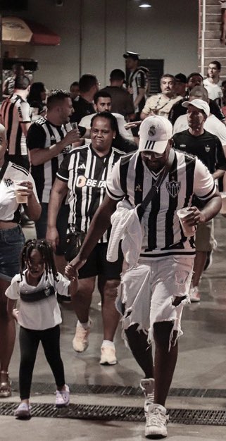 <a href="/mrvoficial/">MRV</a> Eu e minha melhor amiga 🖤🐓