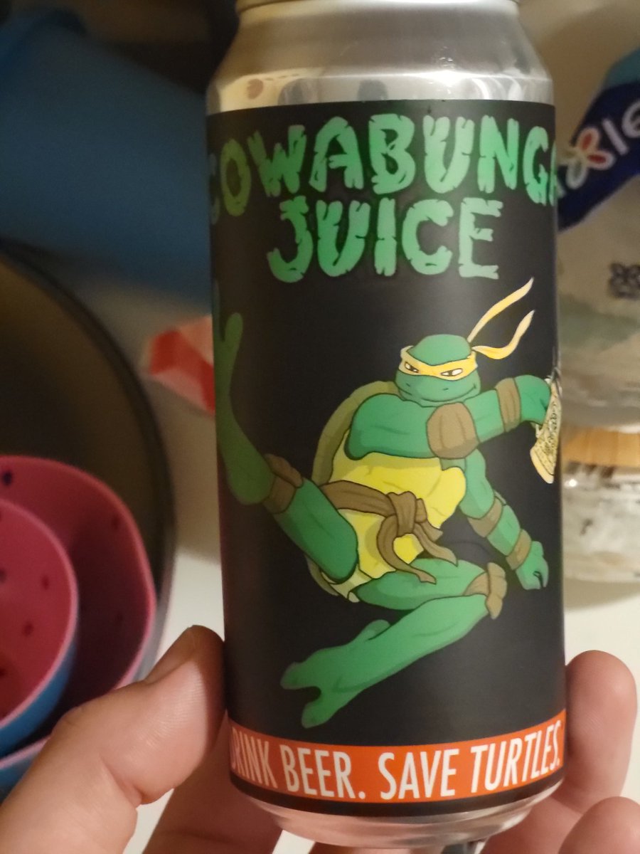 ComicsWithDan's tweet image. Drinking some Cowabunga Juice from @haycampbrewing 

#drinkbeer 
#saveturtles