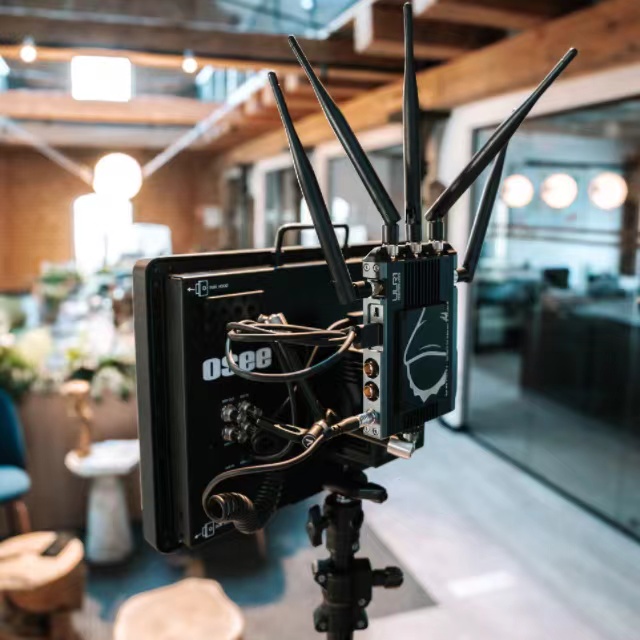 osee_tech's tweet image. 👉 It’s a great value for the price, and that’s very valuable to indie filmmakers
🎥 #OseeMegamon15 goes well with #SonyA7SIII
📷 by @alexandrudon
.
.
#moviemaking #onset #filmproduction #filmlife
#Megamon15 #OseeMegamon #setlife #dırector
#cameragear #onlocation #videography