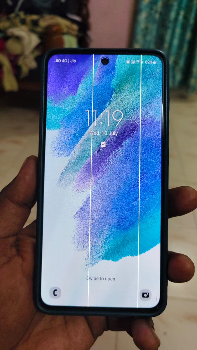 TTechinical's tweet photo. So finally my brother phone get add on green lines from Samsung. Good Job @SamsungIndia @SamsungMobile https://t.co/OAwf9kckME