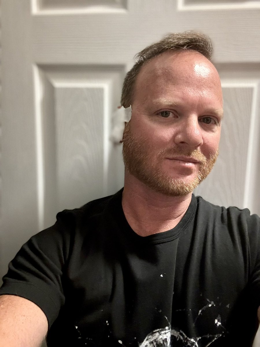 FLRealtorChris's tweet photo. @TheLeoTerrell Let’s get this trending! #IStandWithTrump #EarWrap https://t.co/afpqJbFQ87