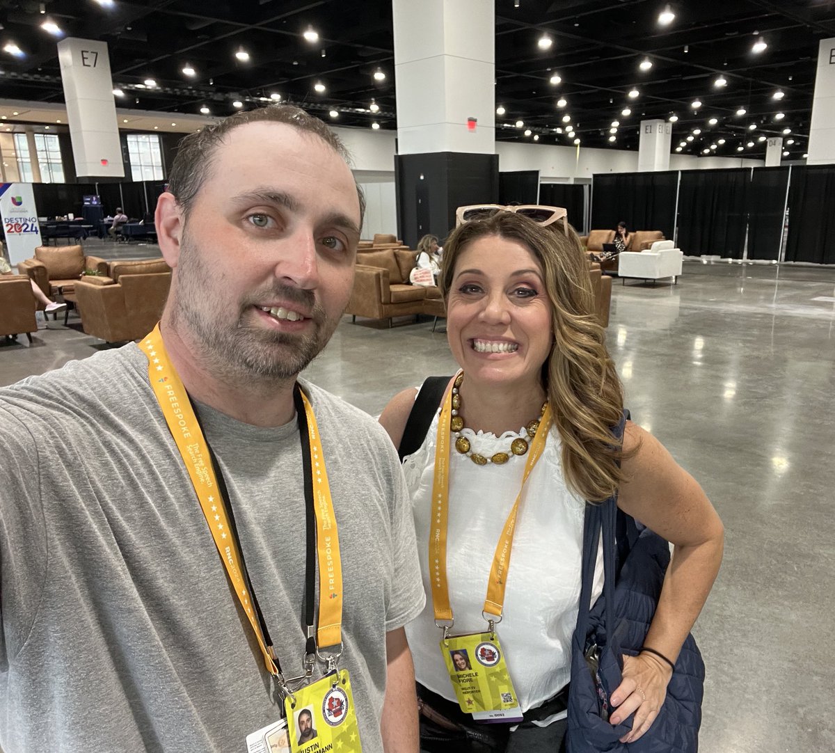 michelehana's tweet photo. #SelfieWeek #RNC #CBS58 My friend and former work partner/photog Justin T. https://t.co/OagwqyCn1c